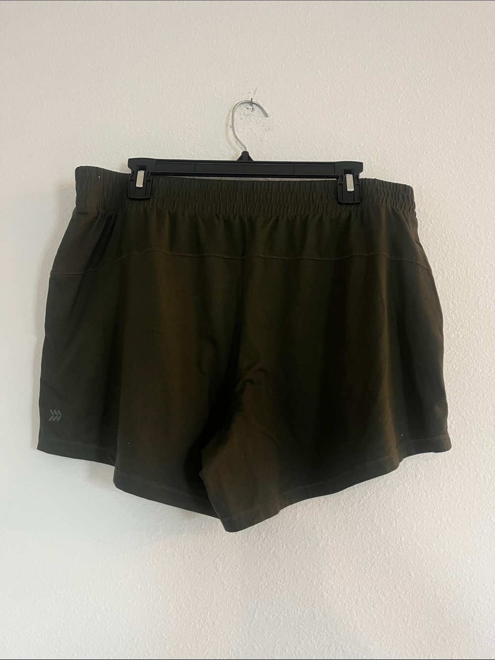 All in Motion Green Pull On Shorts - Picture 2 of 3